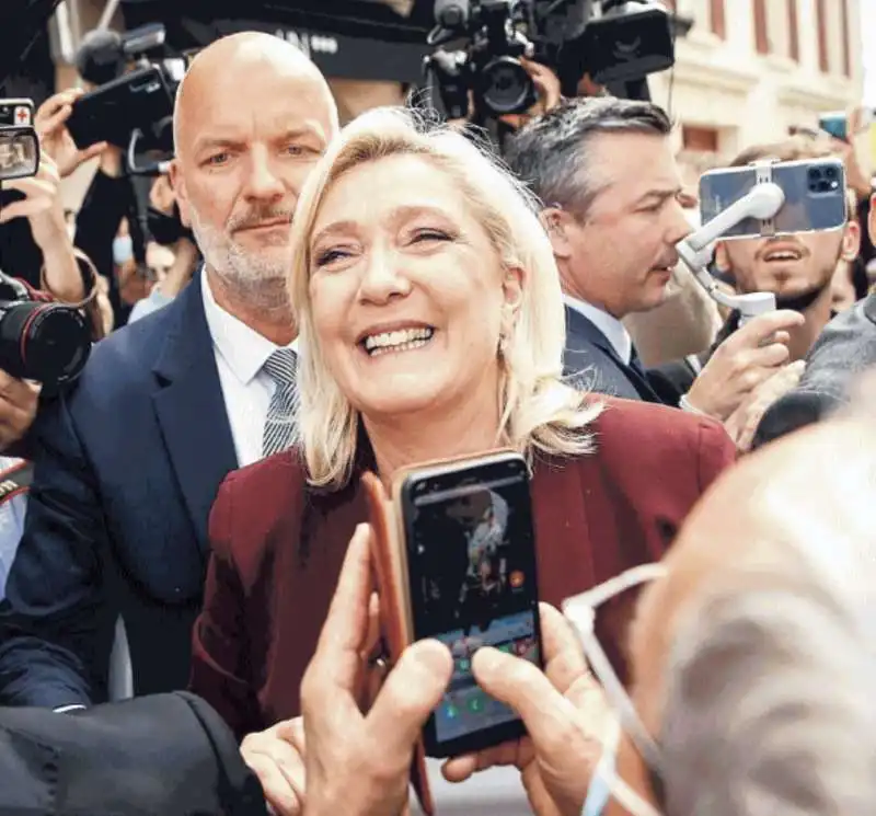 MARINE LE PEN