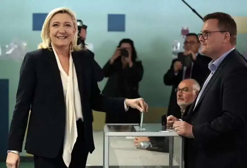 marine le pen vota al ballottaggio 