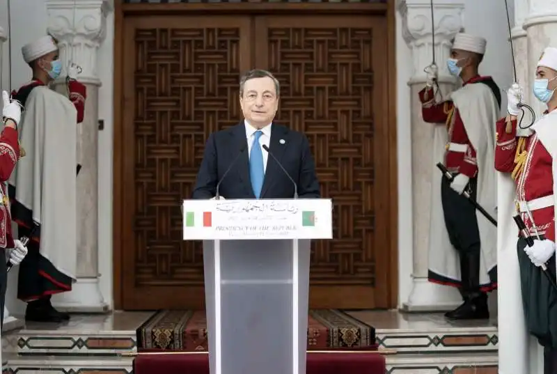 mario draghi IN ALGERIA