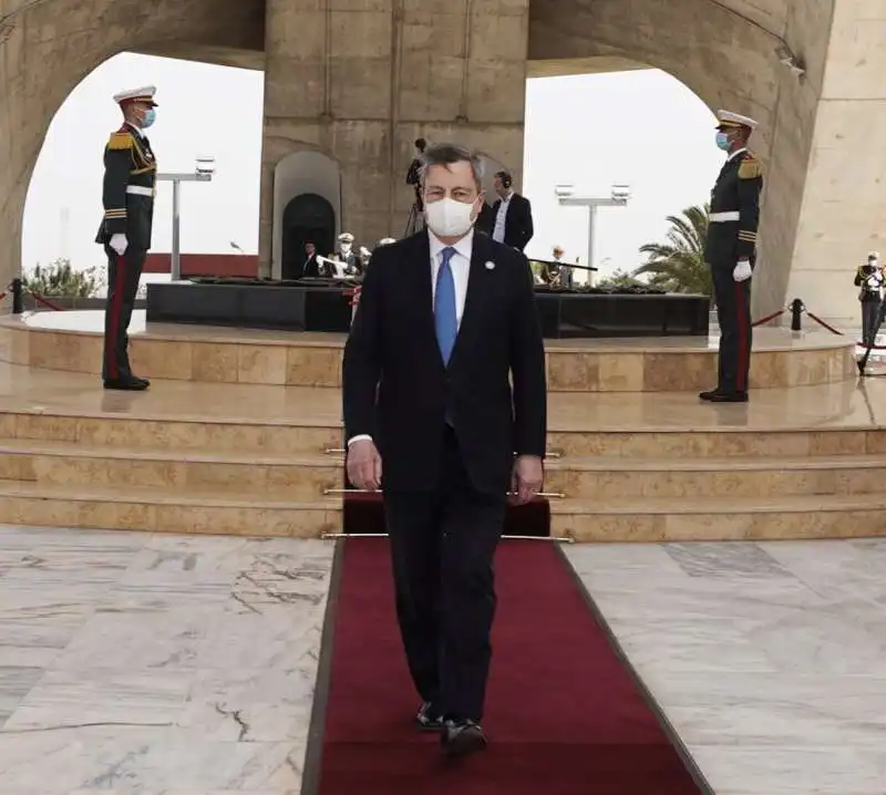 mario draghi in algeria   3