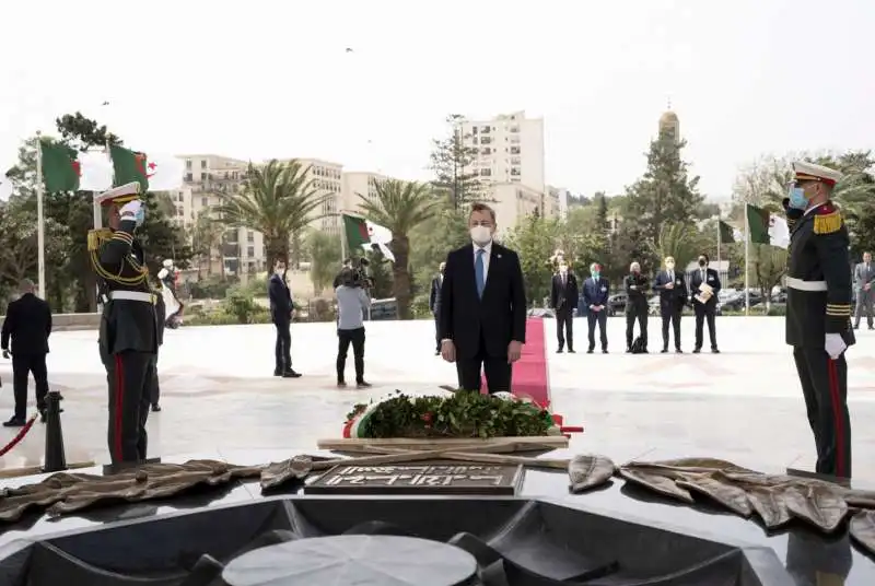 mario draghi in algeria   4