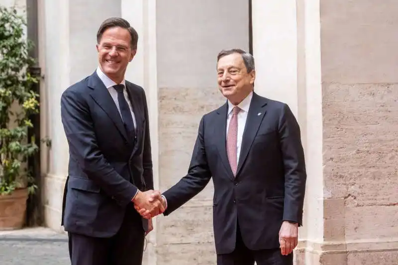 mark rutte mario draghi   11