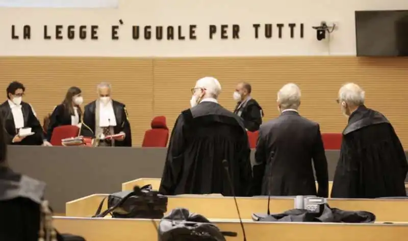 piercamillo davigo in tribunale a brescia per il caso amara   3