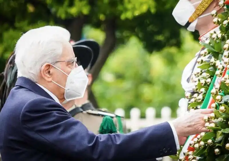 sergio mattarella visita acerra per il 25 aprile   4