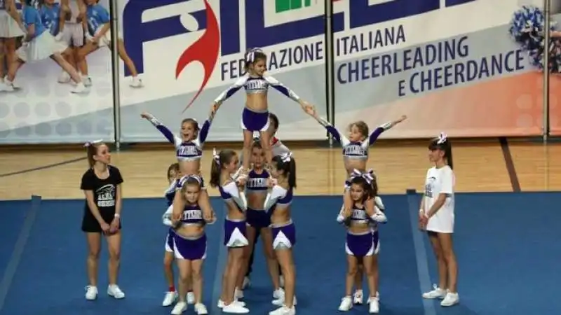 titans alba cheerleaders 16