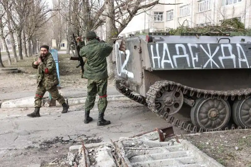 ucraina, evacuazione di civili nella regione di lugansk   2