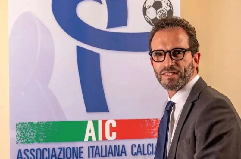 umberto calcagno presidente assocalciatori 4