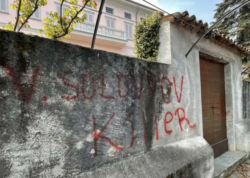 vandalizzata la villa di vladimir solovyov a como 4