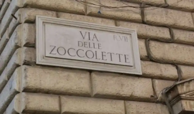 VIA DELLE ZOCCOLETTE - ROMA