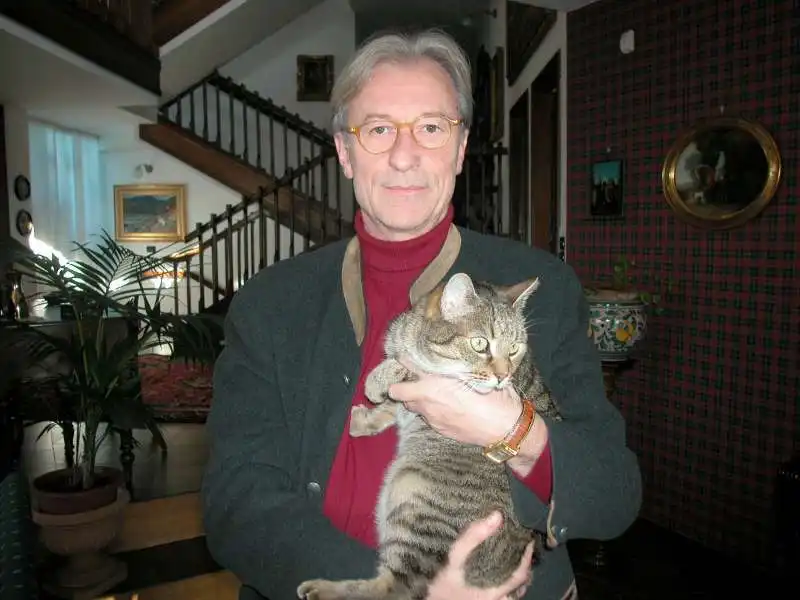 VITTORIO FELTRI E I GATTI