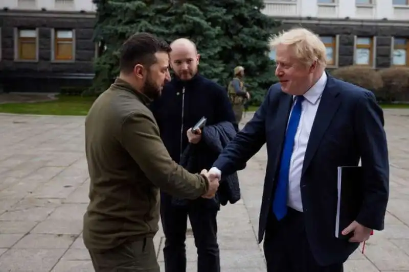 ZELENSKY E BORIS JOHNSON A KIEV 