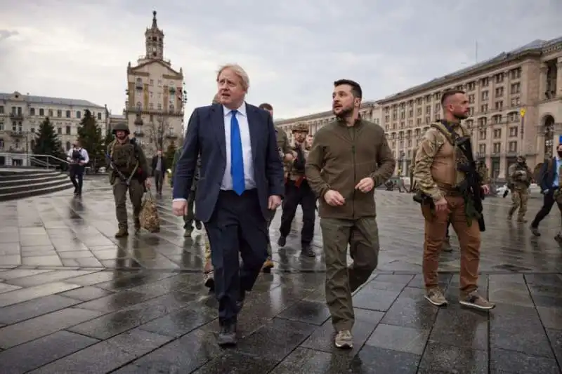 ZELENSKY E BORIS JOHNSON A KIEV 