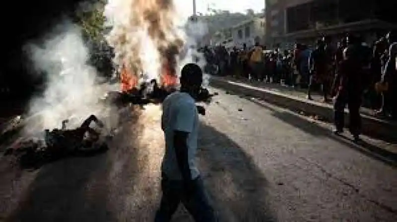 13 persone bruciate vive ad haiti  