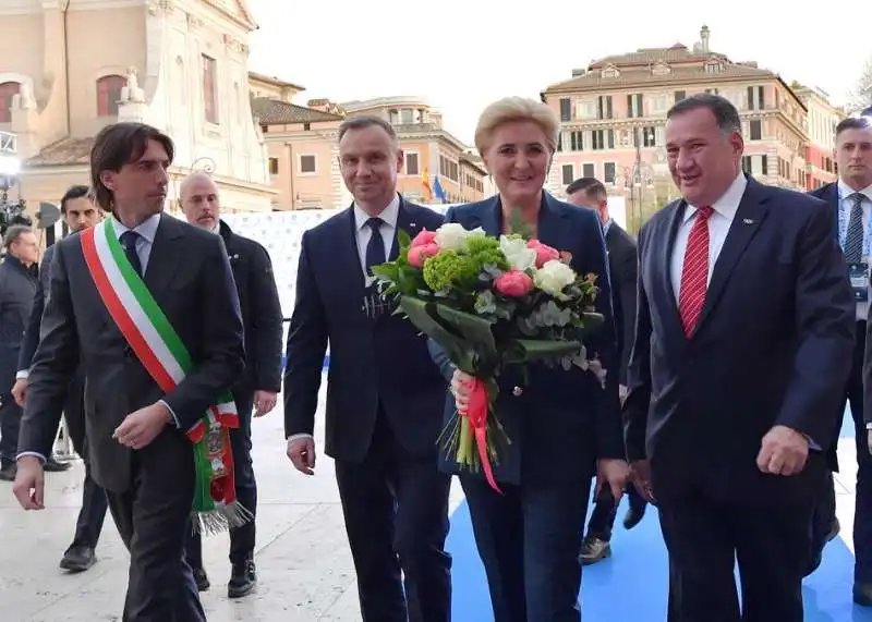 alessandro onorato  andrzej duda la moglie agata kornhauser  spyros capralos  foto di bacco (2)