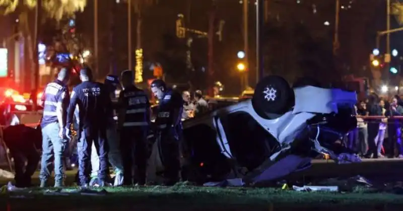 auto sulla folla a tel aviv 4