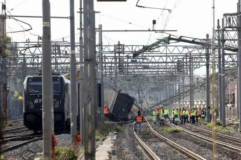 deragliamento vagone merci a firenze   3