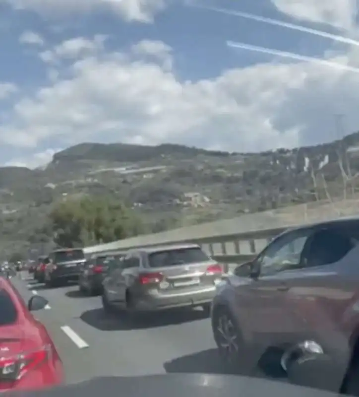 fabio briatore bloccato in autostrada  