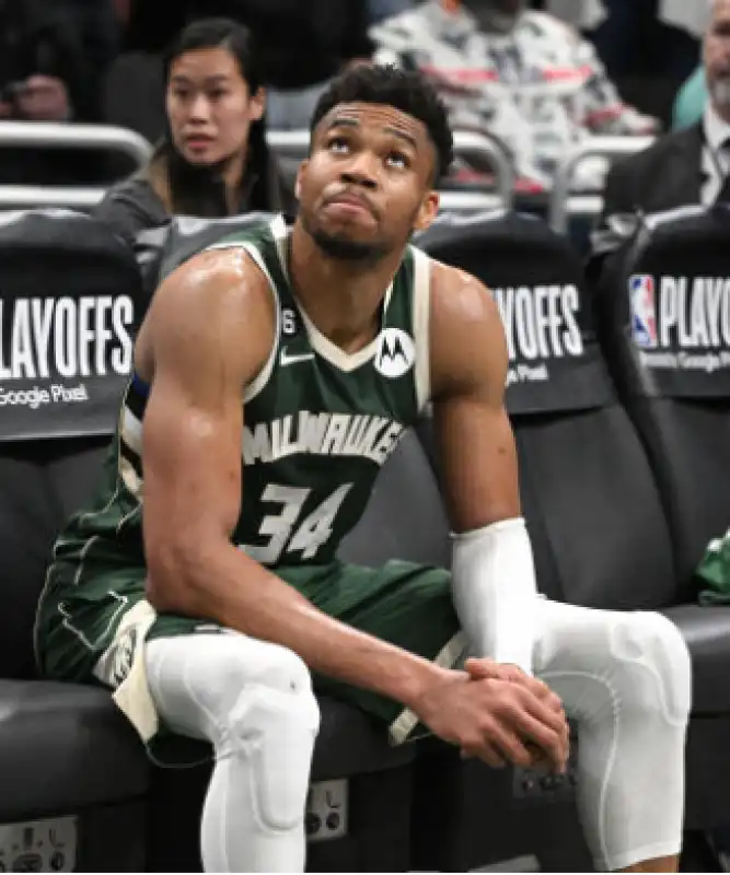 GIANNIS ANTETOKOUNMPO 