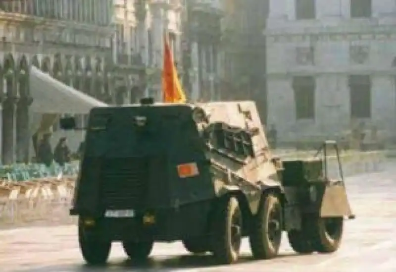 il tanko dei serenissimi in piazza san marco