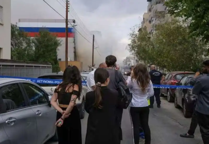 incendio al centro di scienza e cultura russo a nicosia, cipro   4