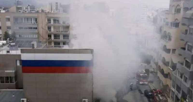 incendio al centro di scienza e cultura russo a nicosia, cipro   7