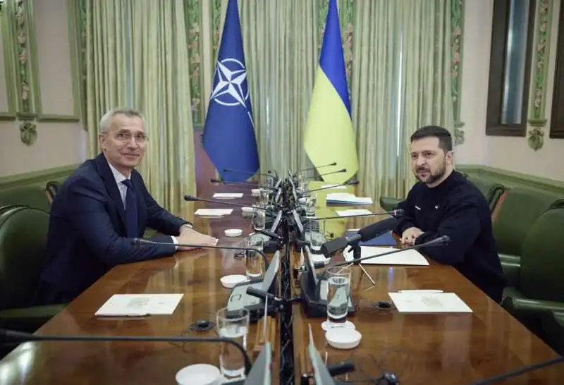 jens stoltenberg volodymyr zelensky  