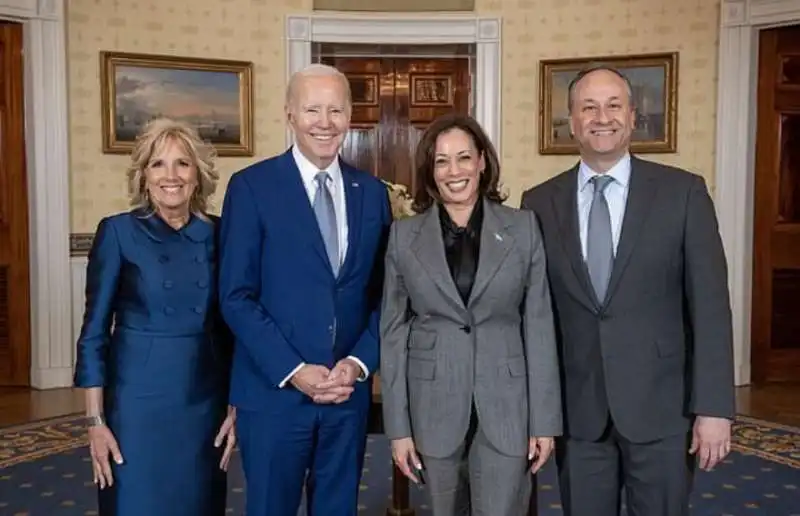 jill e joe biden con kamala harris e douglash emhoff 