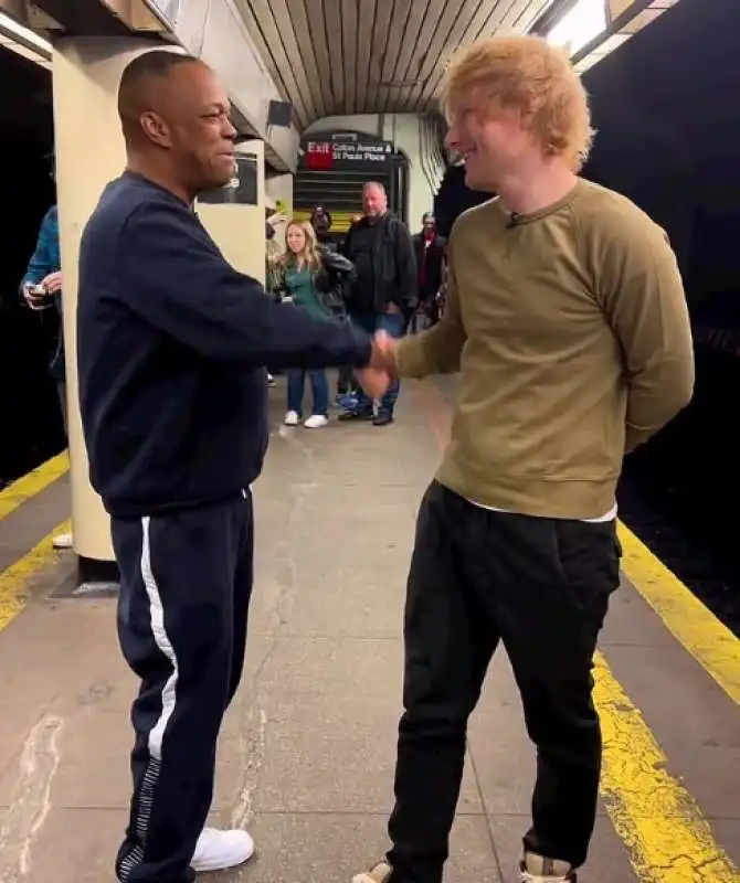 la sorpresa di ed sheeran a mike yung nella metropolitana di new york   3