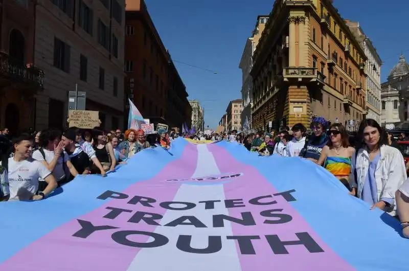 manifestazione per i diritti delle giovani persone transgender  foto di bacco (8)