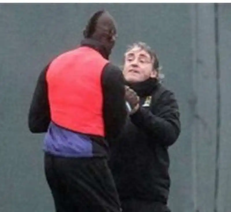 mario balotelli roberto mancini 3