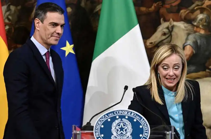 pedro sanchez e giorgia meloni  3