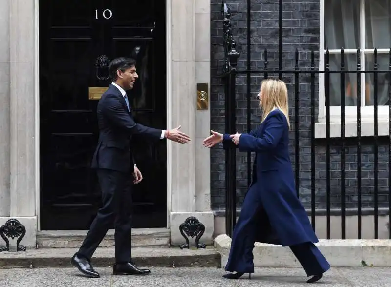 rishi sunak e giorgia meloni a downing street.    