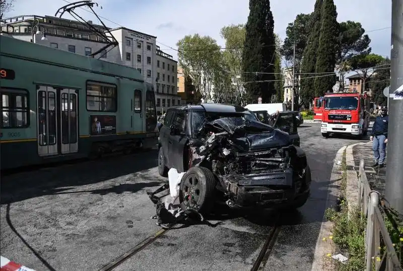 roma   il suv di ciro immobile si schianta contro un tram   1