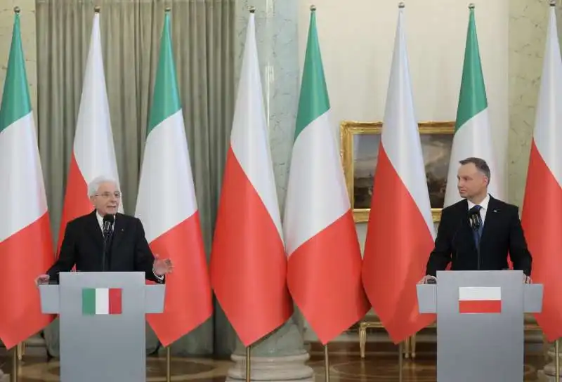 sergio mattarella   andrzej duda   varsavia 