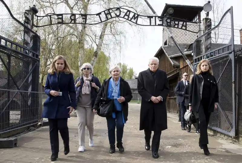 sergio mattarella visita il museo di auschwitz 3