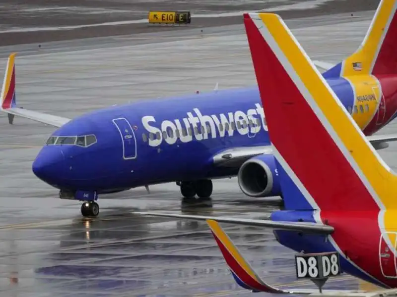 SOUTHWEST AIRLINES 3