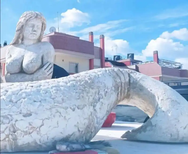 STATUA SIRENA MONOPOLI