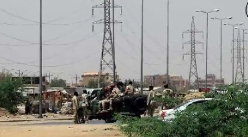 sudan   scontri tra esercito e paramilitari a khartoum   2