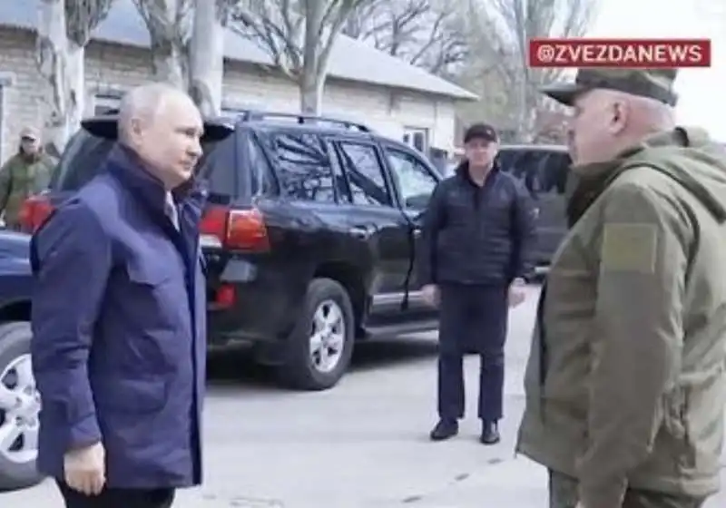 vladimir putin in visita a kherson     