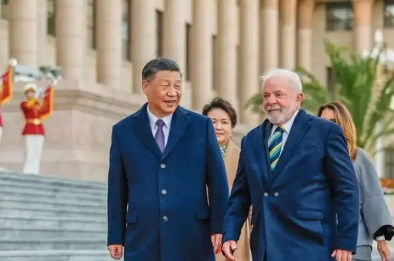 xi jinping accoglie lula a pechino  3