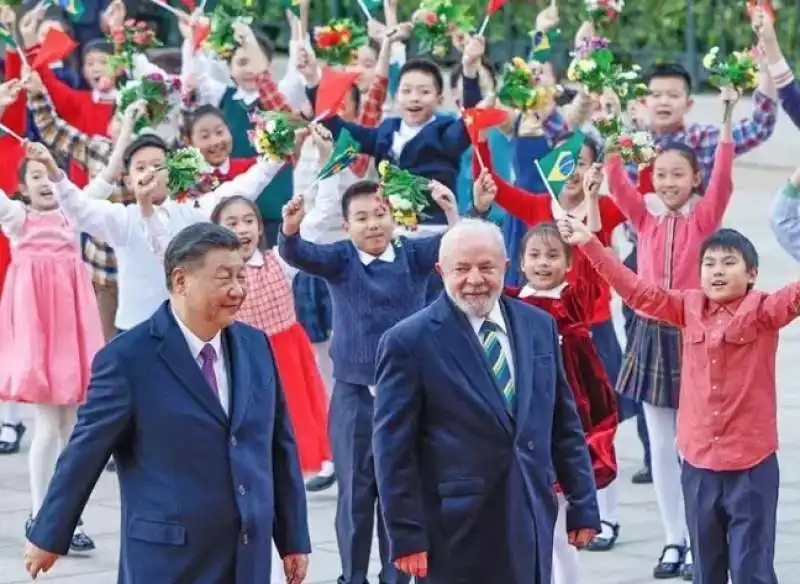 xi jinping accoglie lula a pechino  4