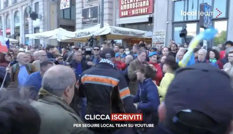 aggressione alla brigata ebraica   corteo del 25 aprile a milano   8