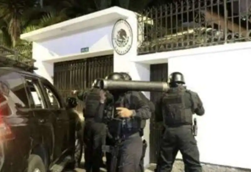 blitz della polizia a quito   3