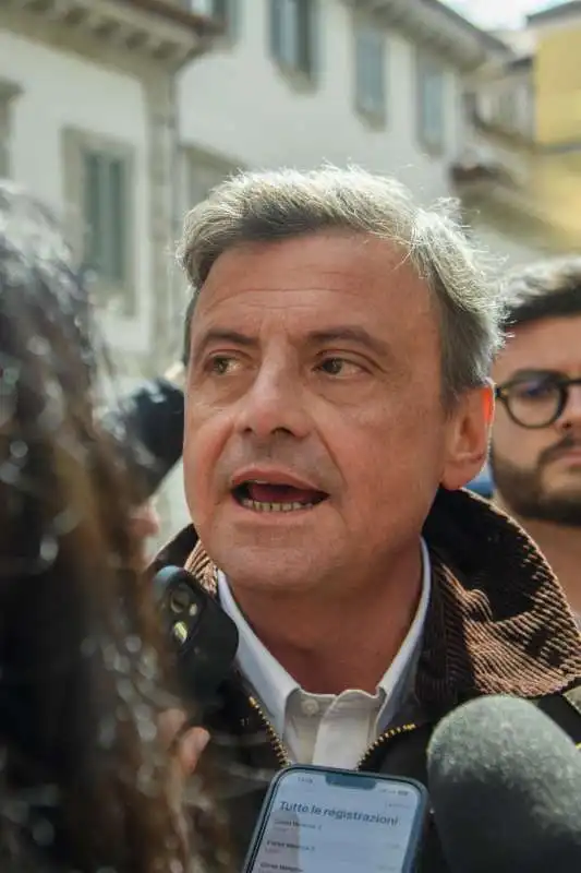 carlo calenda con la brigata ebraica al corteo per il 25 aprile   3