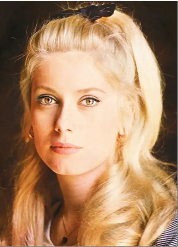 CATHERINE DENEUVE