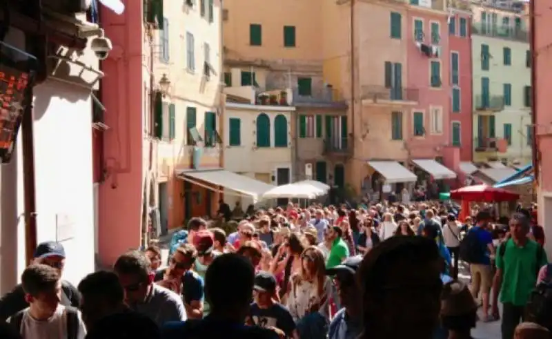 CINQUE TERRE - TURISTI