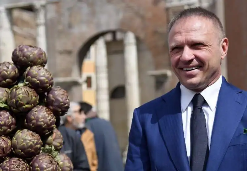 francesco lollobrigida   festival del carciofo romanesco   1