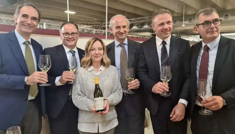 giorgia meloni al vinitaly    