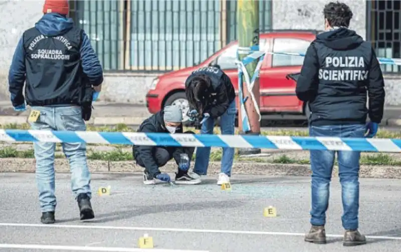 i rilievi della scientifica dopo l omicidio di jhonny sulejmanovic 