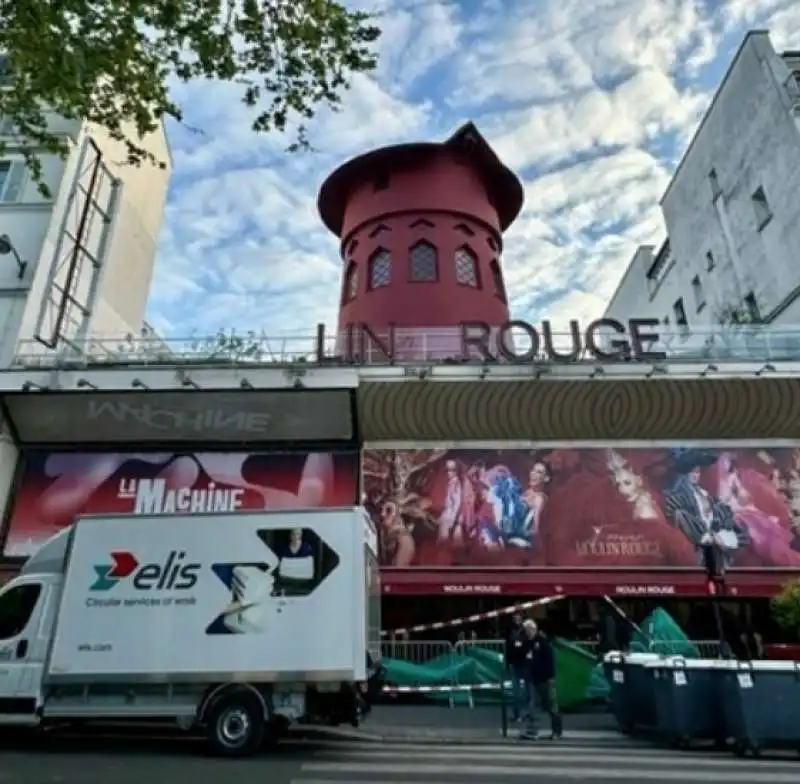 il moulin rouge dopo il crollo delle pale